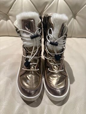 Pajar Kids Metallic Bronze Snow Boots with White Fur